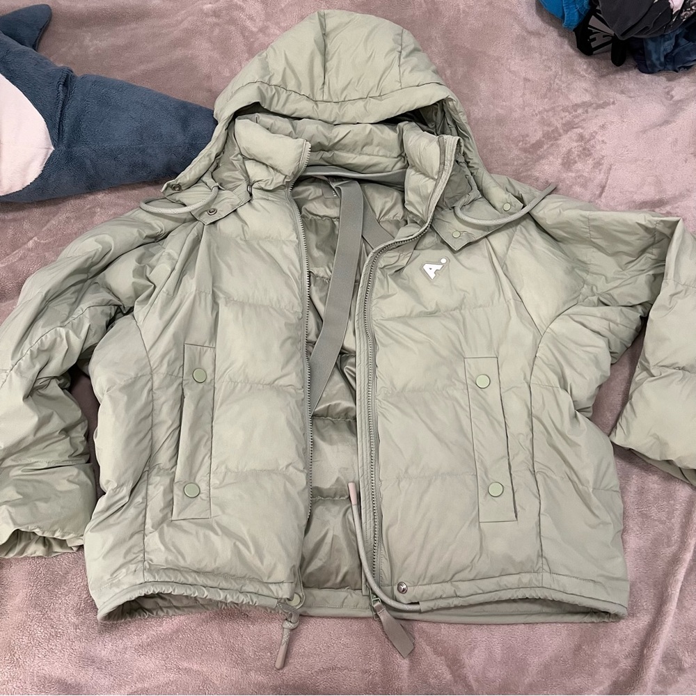 The Arrivals puffer